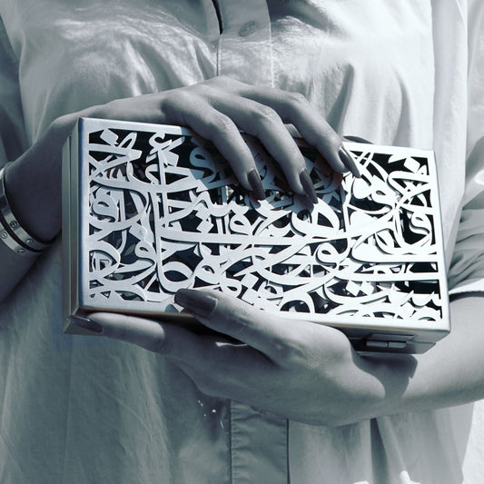 Caligraphy Overlapig Steel Clutch