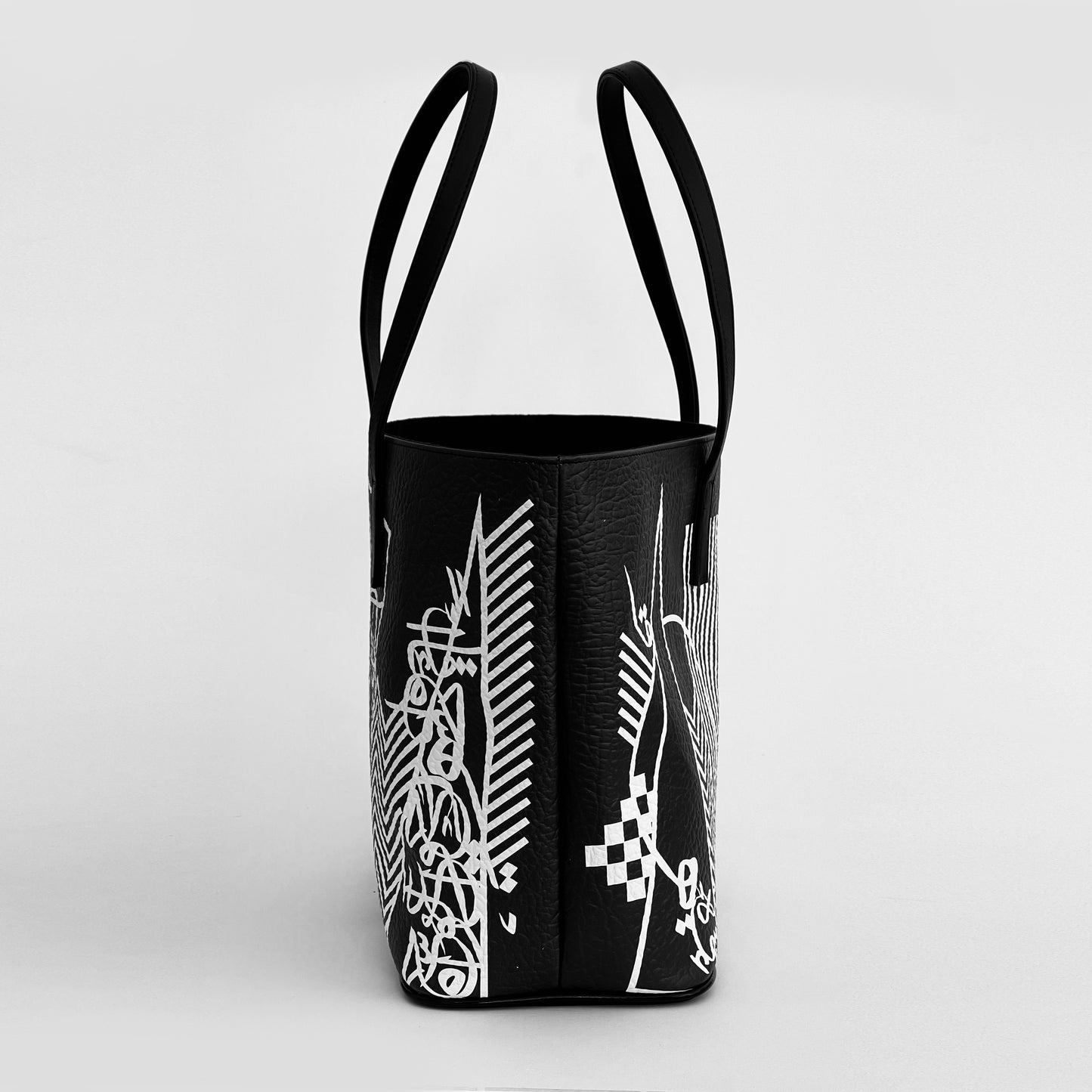 Caligraphy x shapes tote bag